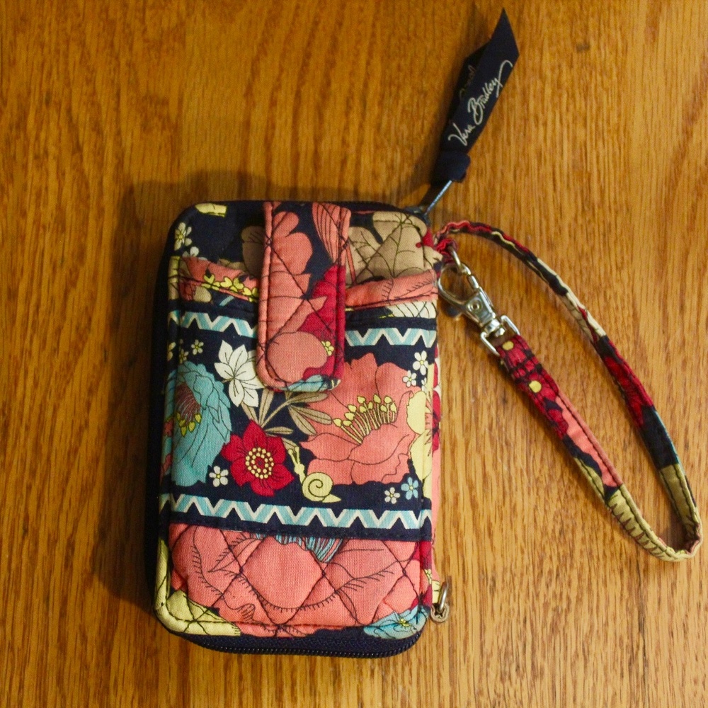 Vera Bradley Happy Snails Wristlet - Picture 1 of 6